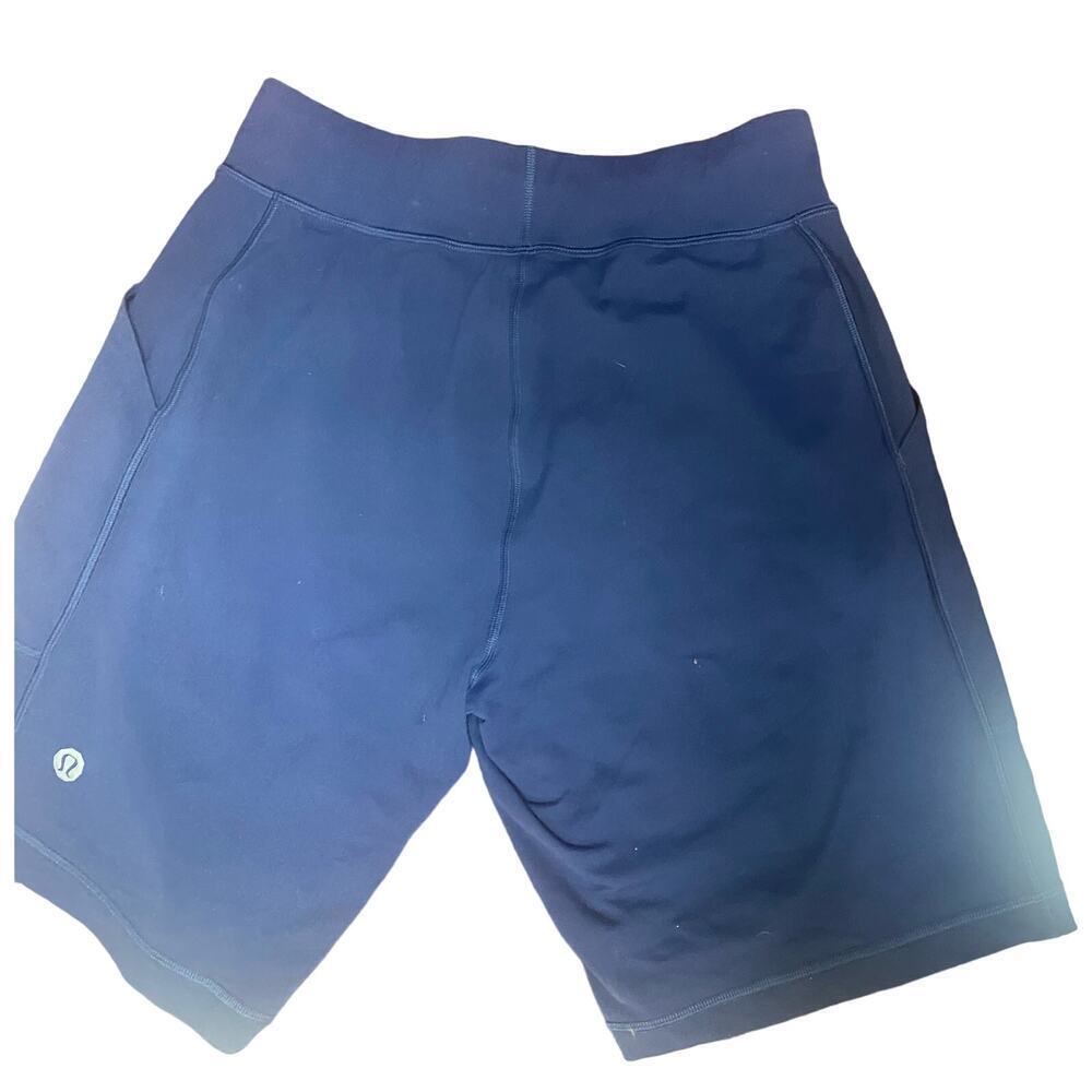 Lululemon Men’s shorts with liner Size M